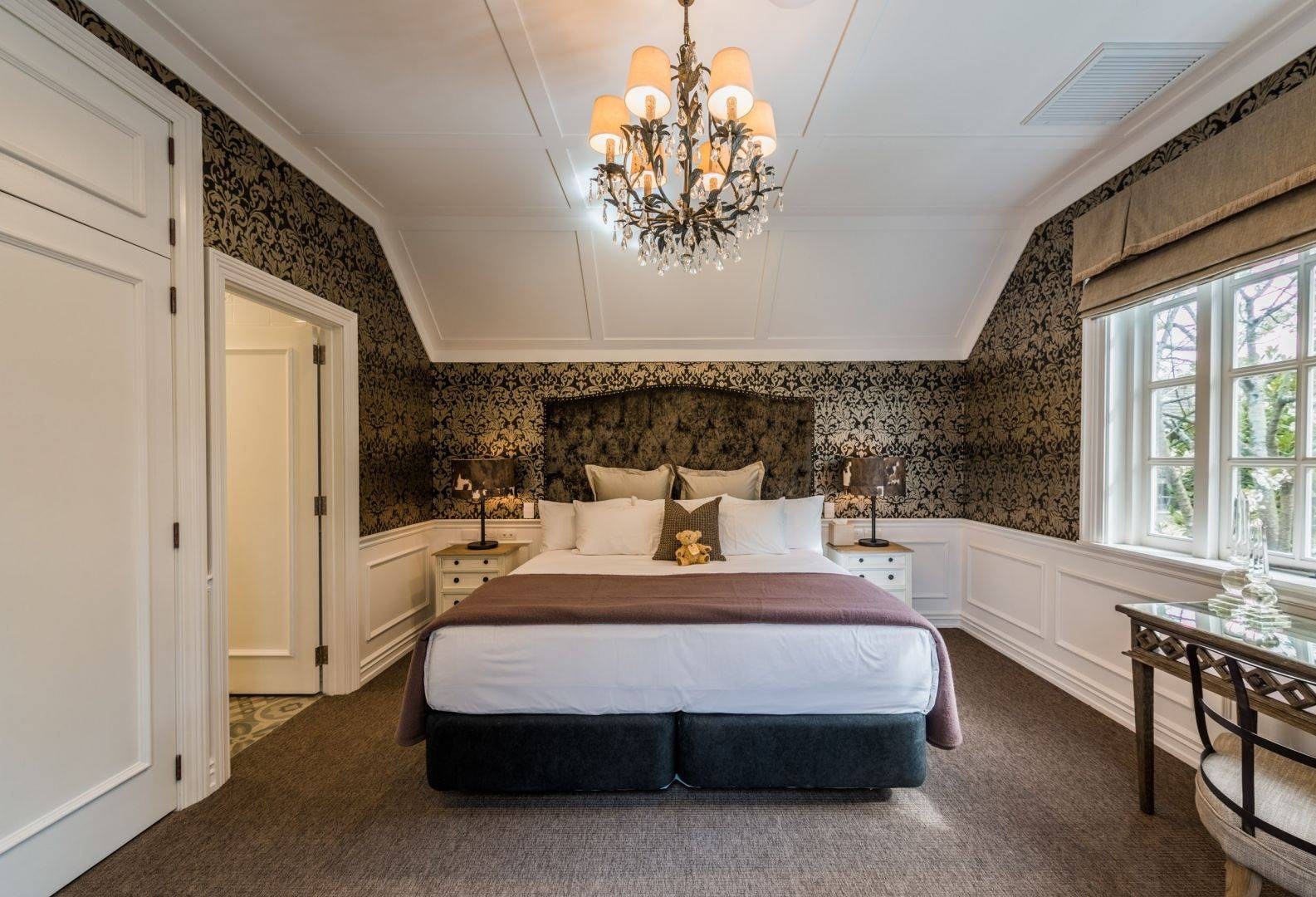 Master bedroom in The Residence villa at The George, Christchurch