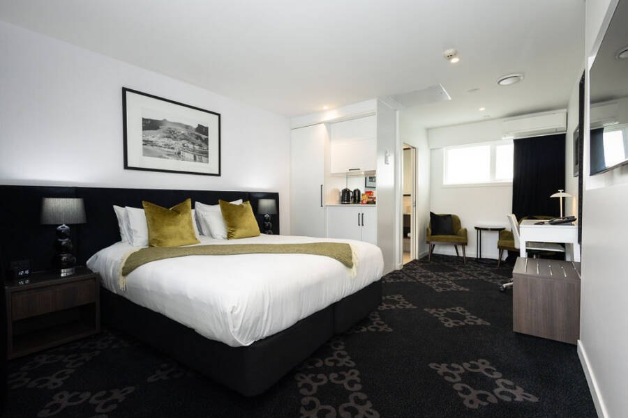Superior Room with king bed and contemporary furnishings at The Regent Rotorua